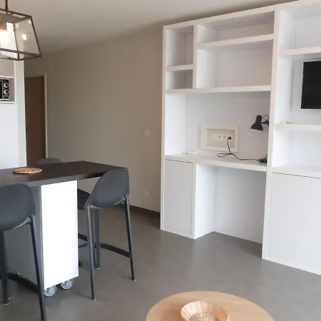 Superbe Pour 6 Avec Balcon, Piscine Chauffée Et Accès Direct à - Fr-1-194-255 * La Tranche-sur-Mer