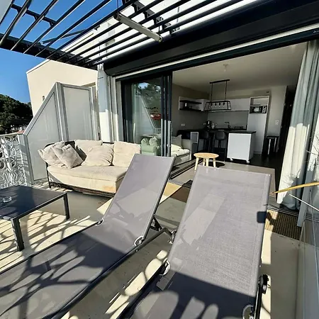 Appartement Superbe Pour 6 Avec Balcon, Piscine Chauffee Et Acces Direct A - Fr-1-194-255