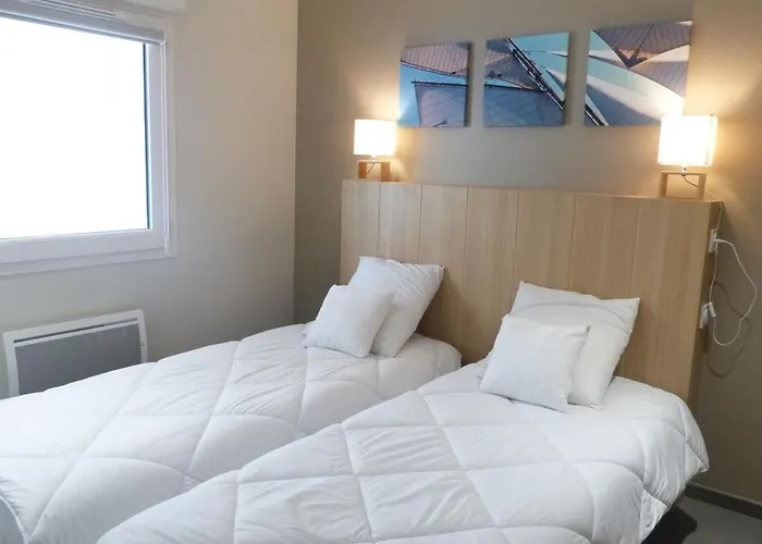 Superbe Pour 6 Avec Balcon, Piscine Chauffée Et Accès Direct à - Fr-1-194-255 La Tranche-sur-Mer