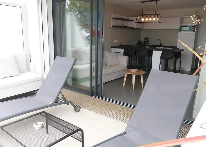 Apartamento Superbe Pour 6 Avec Balcon, Piscine Chauffée Et Accès Direct à - Fr-1-194-255